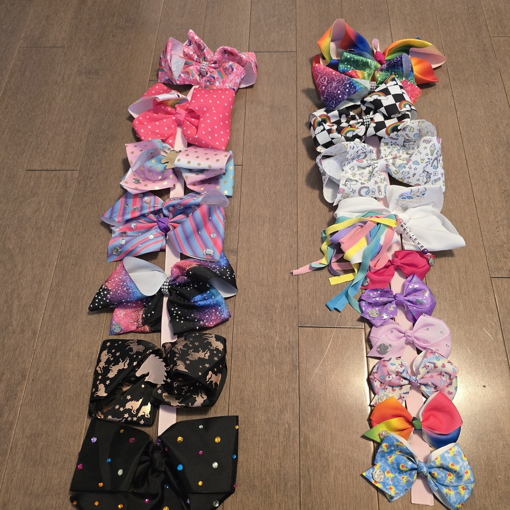 JoJo Siwa Vibrant Hair Bow Collection
